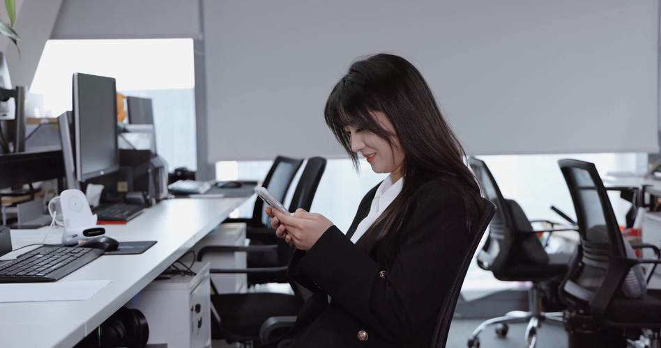 公司的女孩在哪下载？教你轻松找到安装渠道