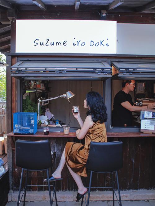 打卡女牛仔咖啡馆前必看官网!三点攻略助你点单不踩雷!